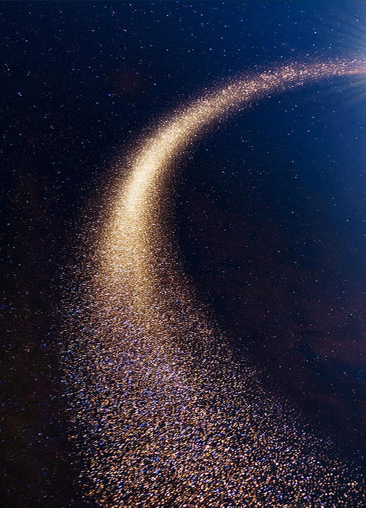 A glitter of hope through the darkness of night. ©Alina Oswald.